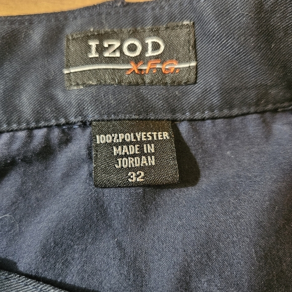 Izod X.F.G. Pleated Golf Shorts Navy Size 32 - Picture 2 of 7